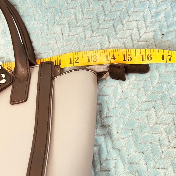 Kenneth Cole Reaction Handbag/Small Tote Gray, Black & White w/Flower tag. - Picture 12 of 16